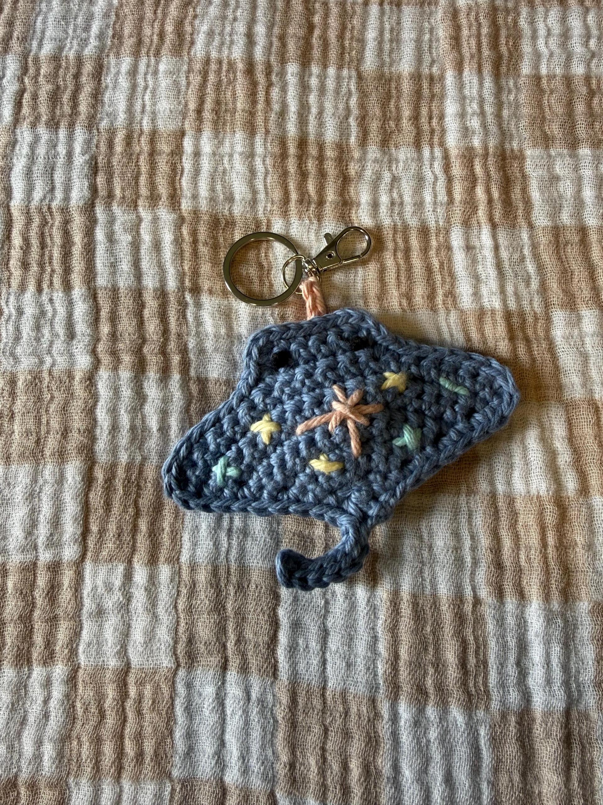 Handmade Crochet Sterling Keychain: Stingray Charm Bag Accessory thumbnail 2