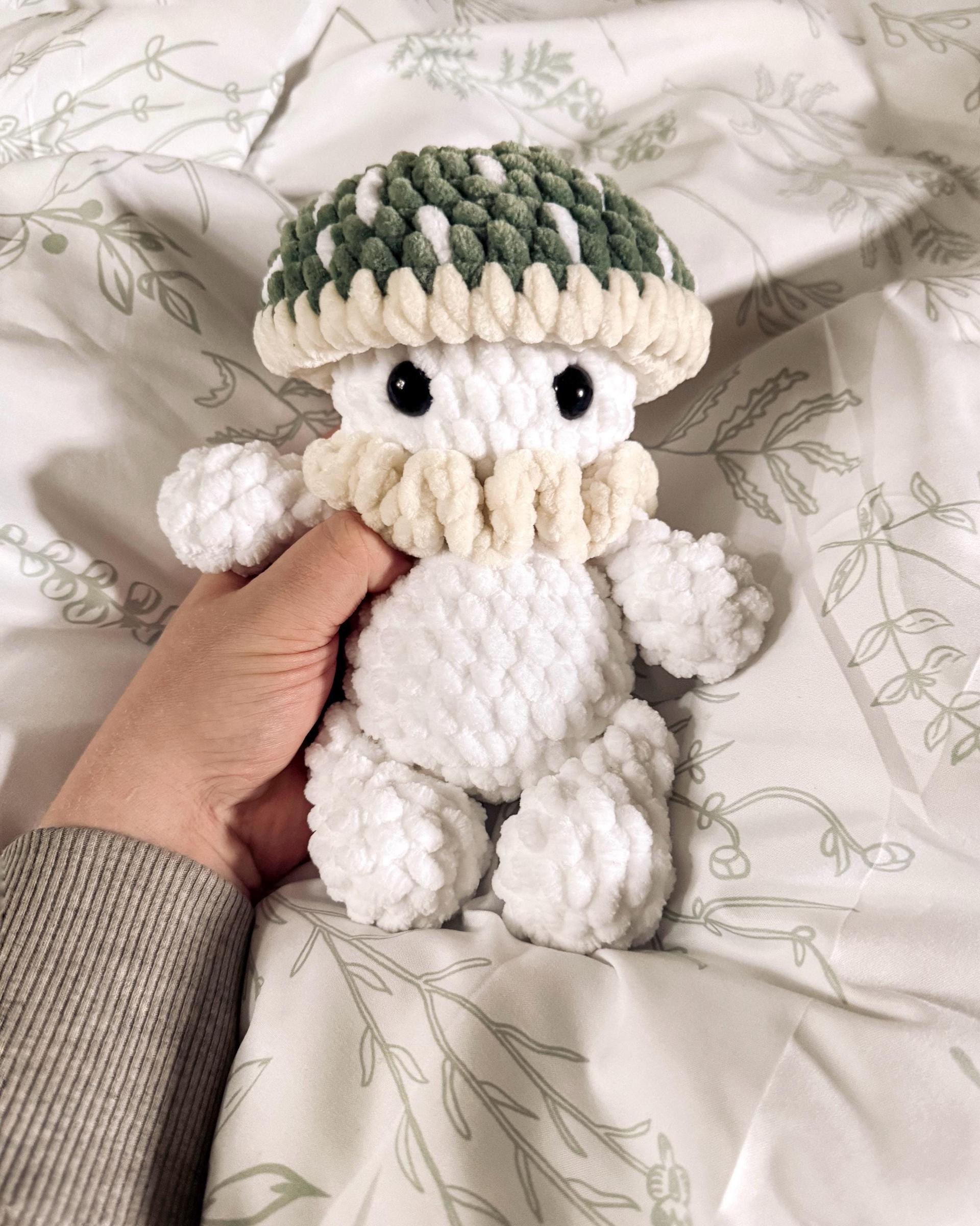 magnolia the mushroom | crochet mushroom pattern, low sew, crochet pattern, cottagecore, boho, crochet chunky yarn patte