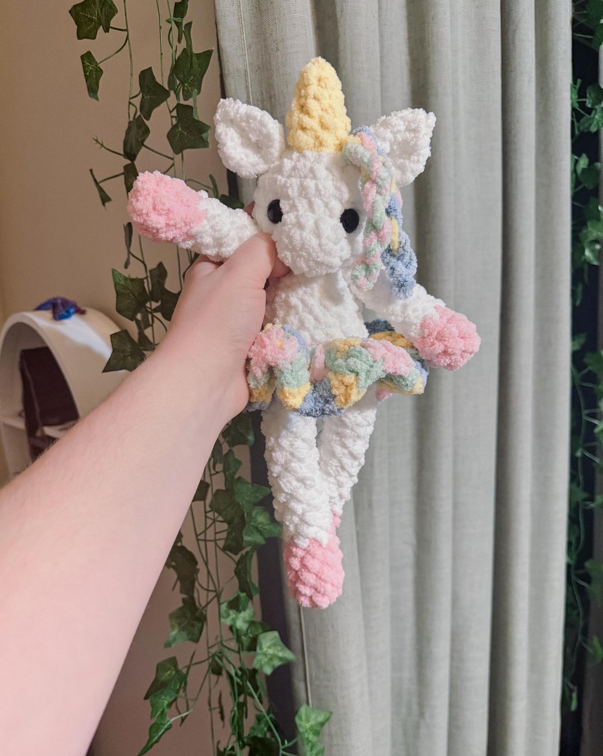 classic unicorn | crochet unicorn pattern, amigurumi unicorn pattern, removable clothes crochet, crochet pattern, amigur