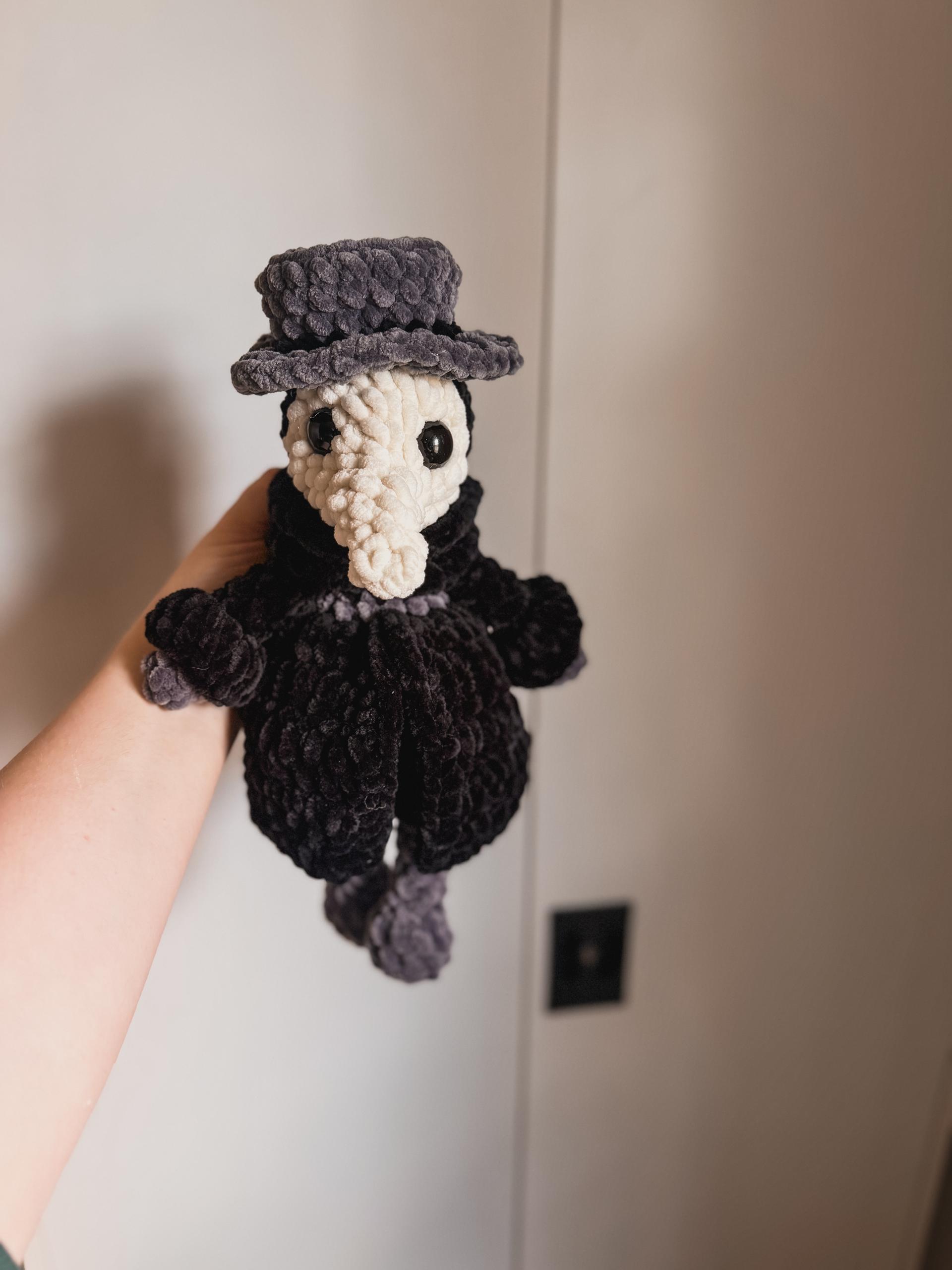 Plague Doctor Crochet pattern thumbnail 4