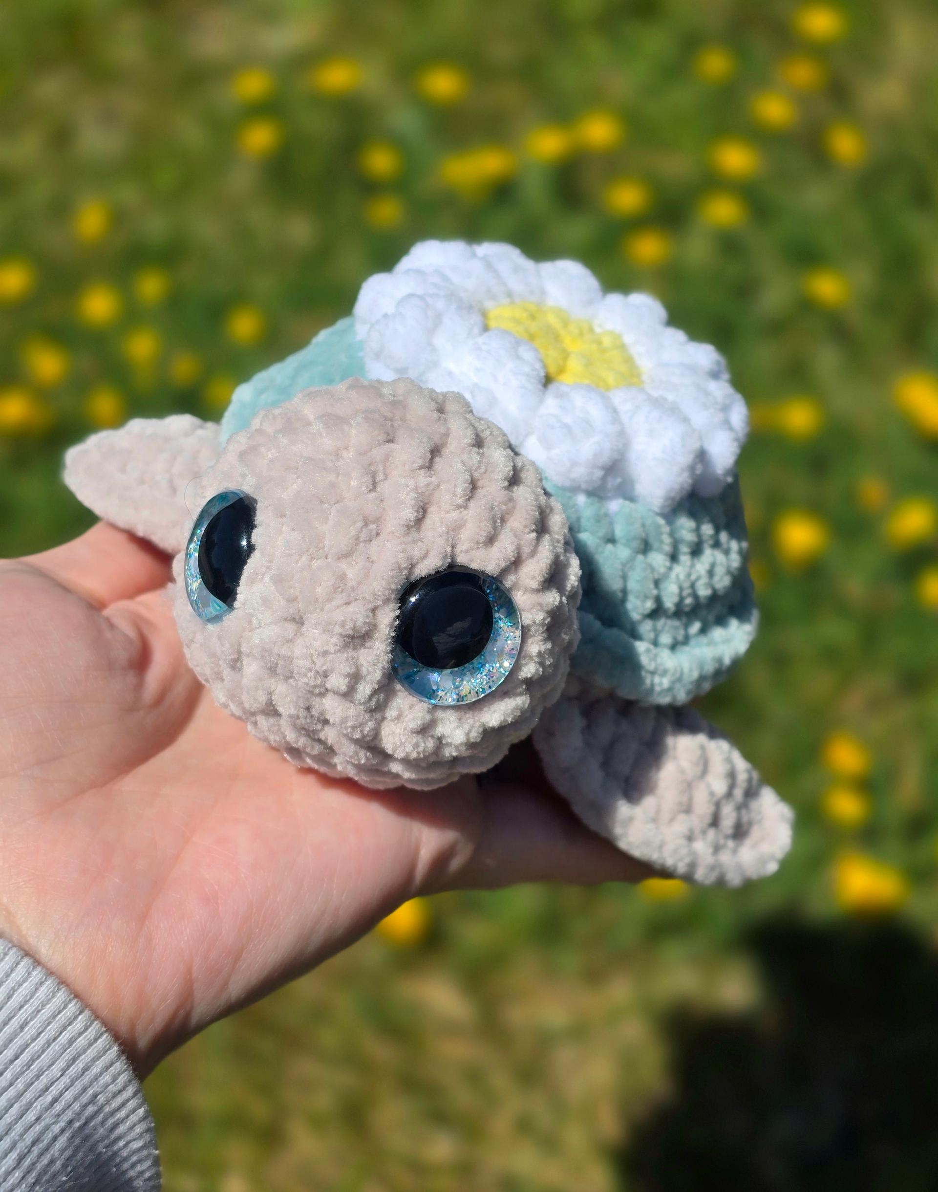 Daisy Sea Turtle thumbnail 2