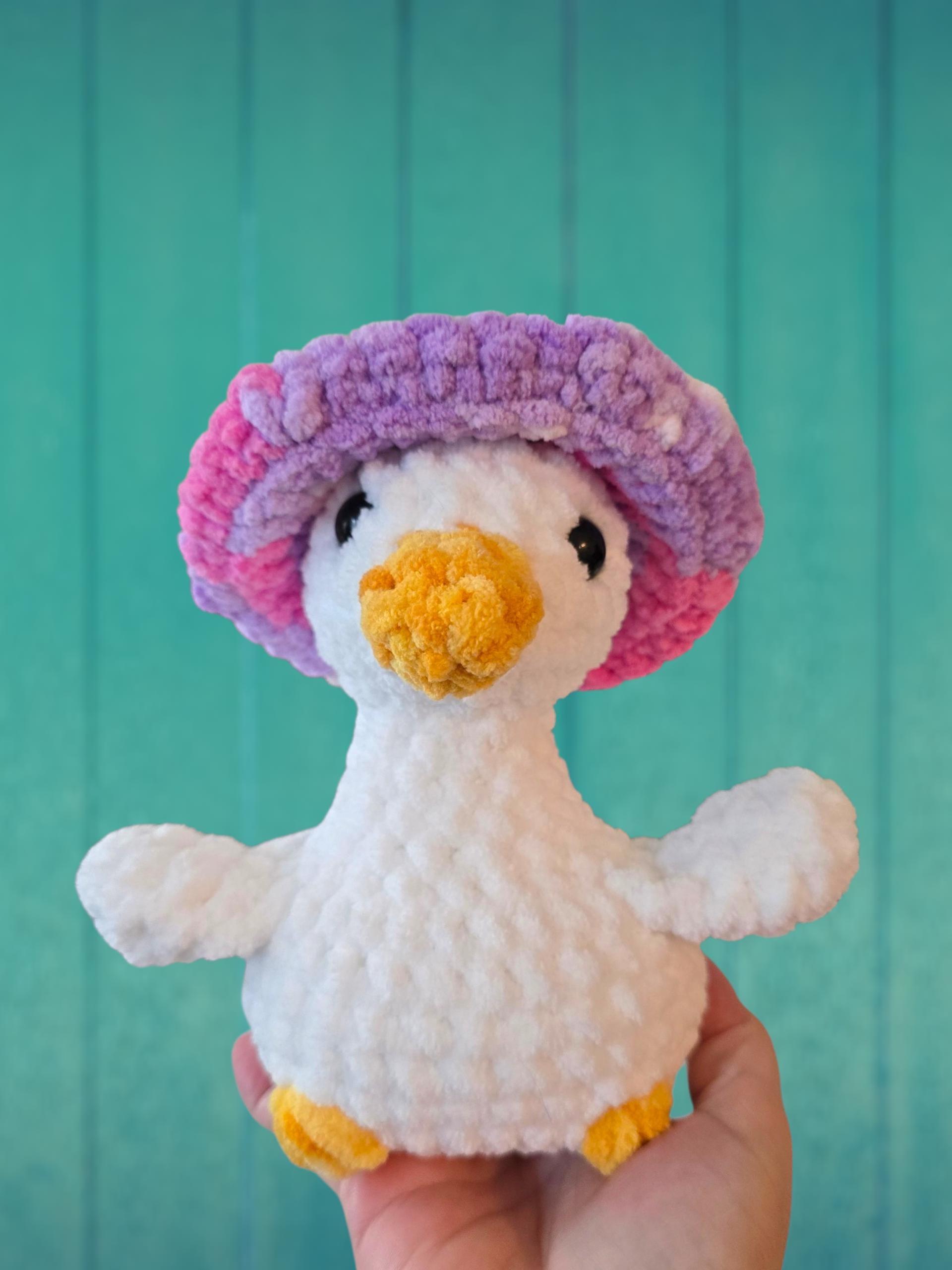 Desk Goose Stuffy With Hat thumbnail 7